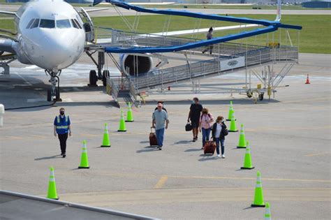 Ncwv Airport Celebrates Start Of New Flight Destination To Destin