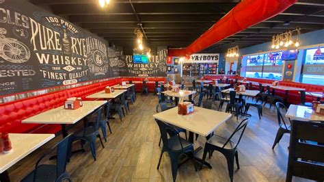 New Destin Restaurant Fatboys Serves Up Fresh Burgers And Wings