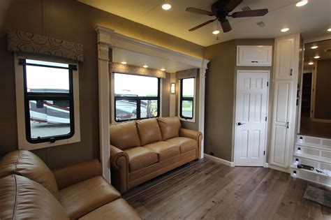 New Horizons Majestic Luxury Rv Living Luxury Rv Luxury Fifth Wheel