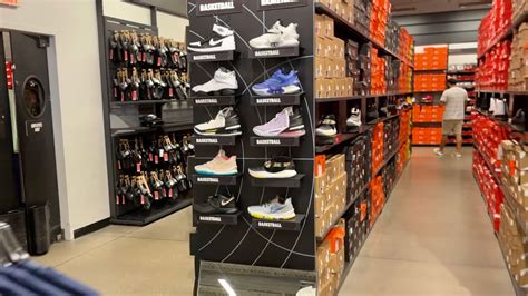 Nike Outlet Shopping At The Premium Outlet Youtube