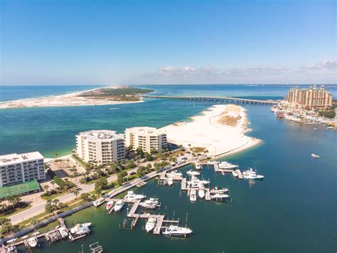 Overview Of East Pass Towers Destin Beach Cottages Stately Home