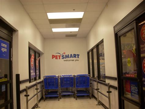 Petsmart Interior Petsmart 667 26 000 Square Feet 12142 Flickr