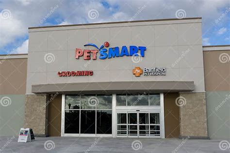 Petsmart Retail Store Editorial Photo Image Of Editorial 79118246