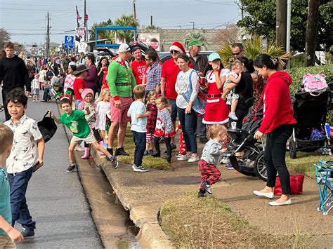 Photos 39Th Annual Destin Christmas Parade