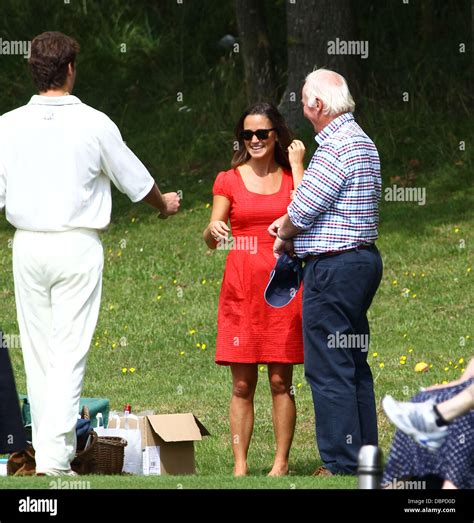 Pippa Middleton Y Su Novio Alex Loudon En La Final De La Copa Cricketer