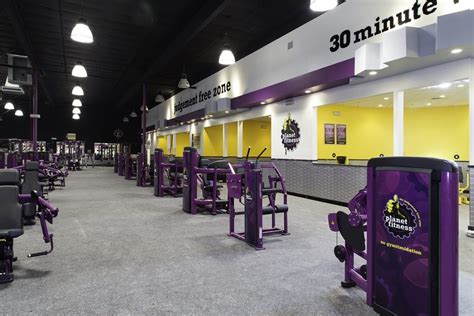 Planet Fitness Fresno Interior Crown Painting