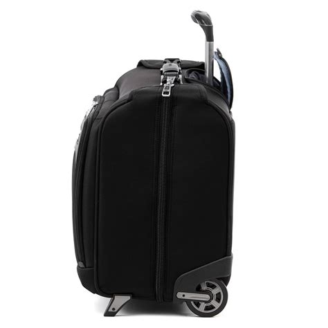 Platinum Elite Carry On Rolling Garment Bag Travelpro