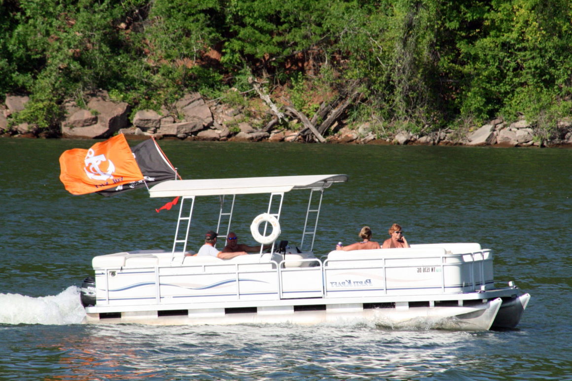 Pontoon Boat Rental Affordable And Fun Boat Me Blog