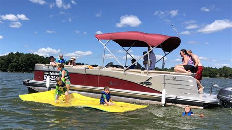 Pontoon Boat Rentals In Wisconsin Dells Dells Watersports