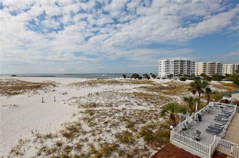 Poolside Villas In Destin Fl Holiday Isle Properties Vacation Vacation Rental Destin