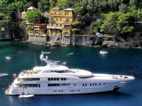 Portofino A Favorite Of Wealthy Yachters Yachtgirl Luxury Yachts