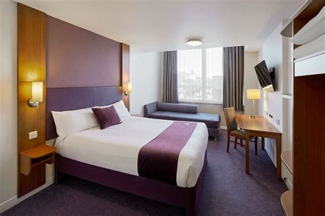 Premier Inn London Romford Central Hotel 52 7 8 Updated 2022