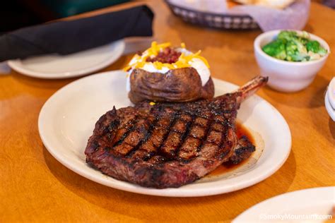 Read Our Review Of Longhorn Steakhouse In Sevierville