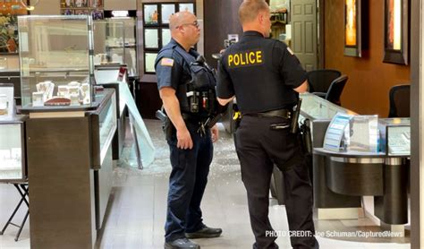 Retail Smash And Grab Robbery At Jewelry Store At Hawthorn Mall Vernon