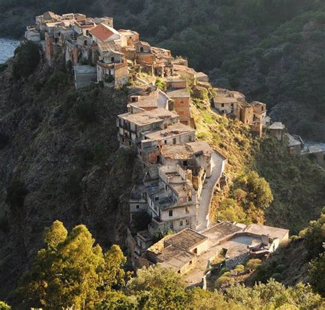 Roghudi Vecchio Hope In An Abandoned Town Italian Ways Abandoned