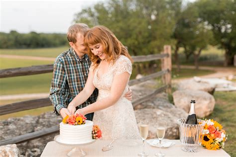 Romantic Elopement Packages In Fredericksburg Texas Photo By Mckenzie