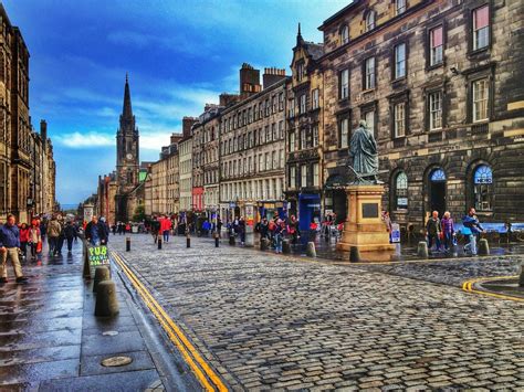 Royal Mile Edinburgh Scotland Traveldigg Com