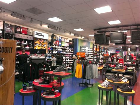 Shoe Stores Near Me Foot Locker Empirechristmasopen