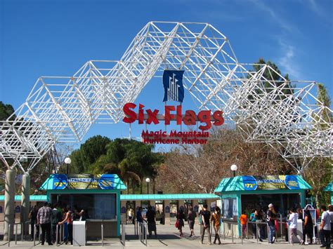 Six Flags Magic Mountain Moves To 365 Day Schedule Amusementinsider