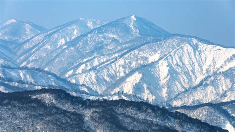 Skiing The Snowiest Destination In The World In A Remote Corner Of Japan Cond Nast Traveler