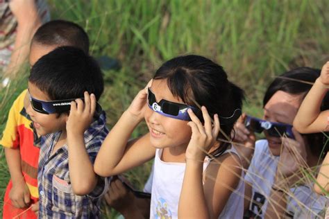 Solar Eclipse With Kids 12 Tips For Once In A Lifetime Viewing