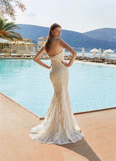 Spectacular Destination Wedding Dress Styles You Ll Love Destination