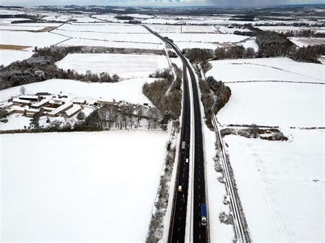 Storm Larisa Batters Parts Of Uk With Blizzards As Travel Warnings Issued Stormlarisa Uksnow