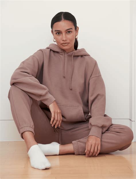 Sweatsuit Sets Loungewear Co Ords Amp Sets Aritzia Us Sweatsuit Set Sporty Outfits Lounge Wear