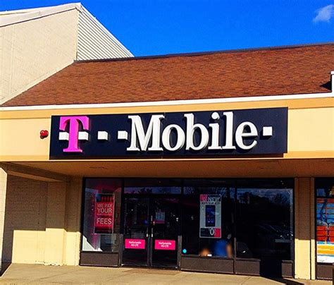 T Mobile Adds 2 4 Million Customers In Q1 More Than At T And Verizon