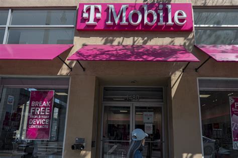 T Mobile Admits It Made A Major Mistake Backpedals