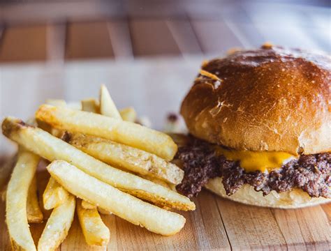 The 12 Best Burger Spots In Minnesota Burger Good Burger Food