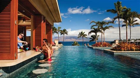 The Best Swim Up Bars In The World To Enjoy Cocktails In The Pool Hawaii Hotels Wailea Resort