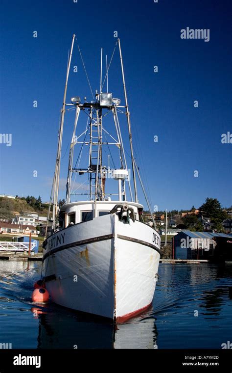 The Fishing Vessel Destiny Comes In To Dock In Newport Oregon Stock