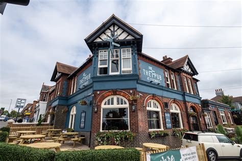 The Fiveways Pub Reopens Its Doors Following Stylish Refurbishment