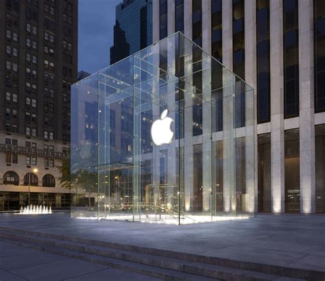 The Iconic Architecture Of The World S Major Apple Stores