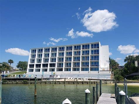 Destin Harbor Inn Vacation Rentals