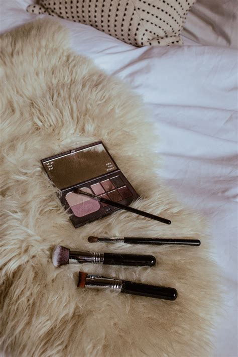 The Only 4 Travel Makeup Brushes You Need To Pack