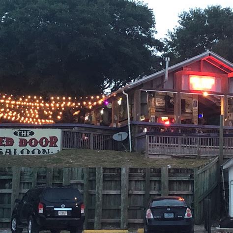 The Red Door Saloon Destin Barsdestin Florida Attractions