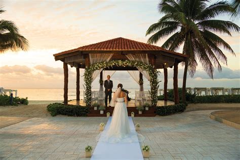 The Royal Playa Del Carmen Beachfront Wedding Gazebo Weddings Made Easy Easy Escapes Travel