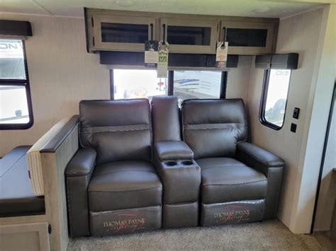 5 Tips Outdoor RV Theater Seating