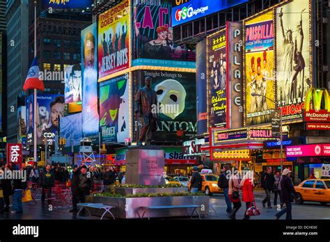 These Are The 5 Best Times Square Billboards Of All Time