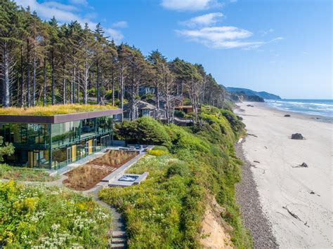 This Breathtaking Oceanfront House In Oregon Lists For 5 8M 5 Photos Dwell