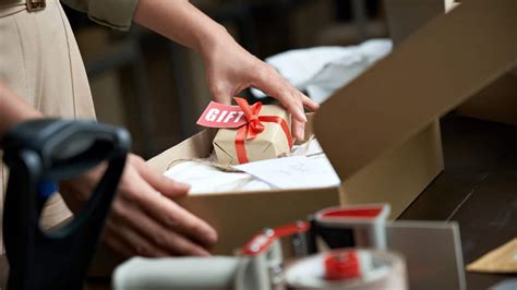 Tips For Shipping Gifts Overseas This Holiday Season