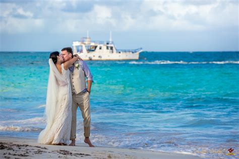 Top 4 Tips To Have The Most Charming Caribbean Wedding Cardinal Bridal