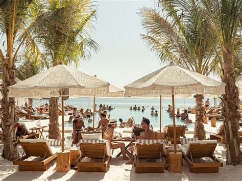 Top 5 Beach Bars Amp Lounges To Party Top Spots Dubai Restaurants Things To Do Hotels