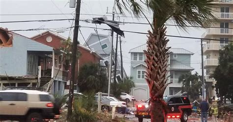 Tornado Hits Panama City Beach Leaving Devastating Damage To Boats And Buildings The Mirror Us