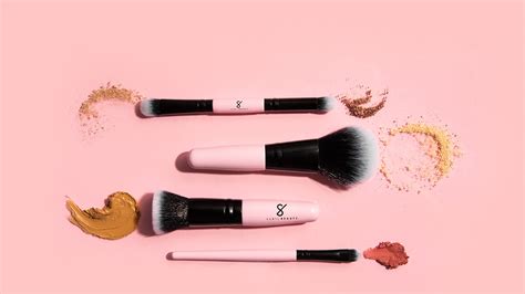 Travel Makeup Brush Set For A Flawless Look On The Go Subtl Beauty