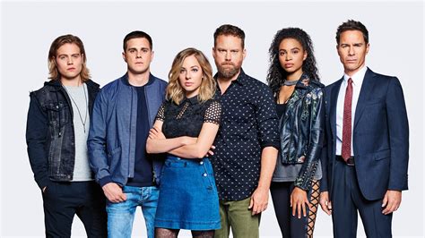 Travelers TV Show Cast