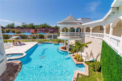 Travellers Beach Resort Negril Jamaica Beach Hotel Nestled On The Shore Of Negril S