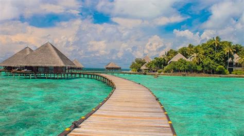 Tropical Islands To Visit If You Re On A Budget